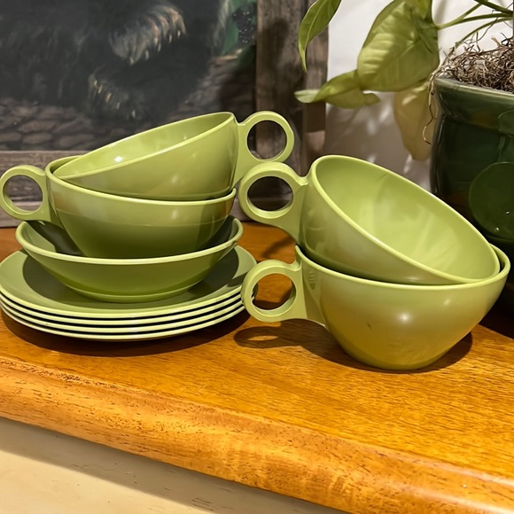 Dining Set Of 4 Vintage Melmac Cups With Saucers And 1 5 Bowl Poshmark